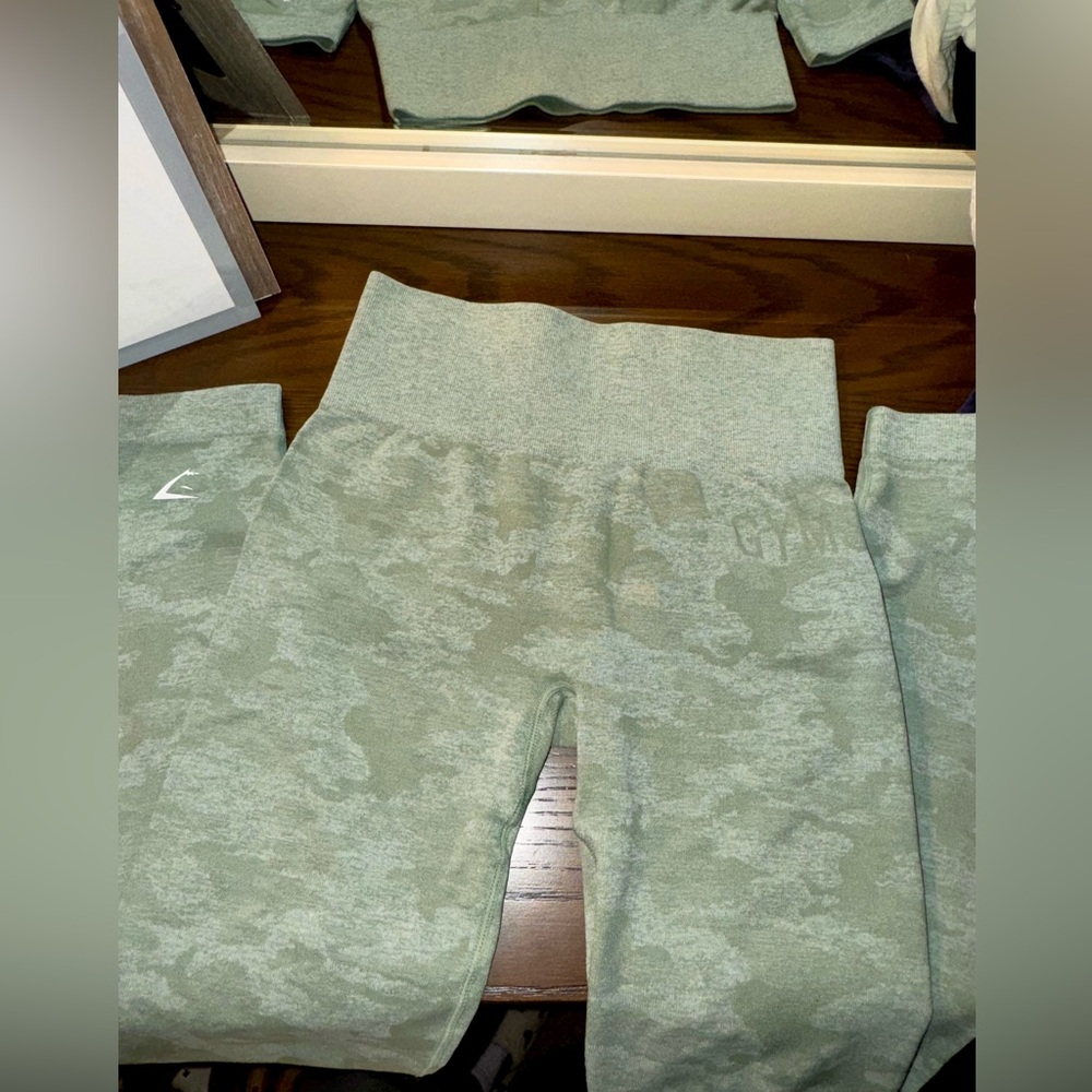 Gymshark Adapt Camo Seamless Set - Picture 2 of 5